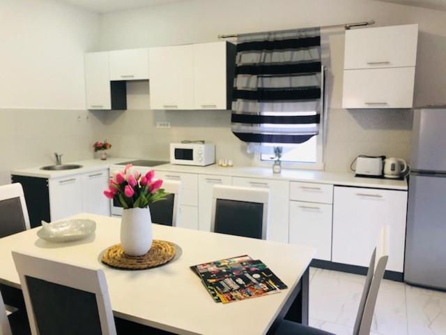 Apartman Mona Podgorica Eksteriør bilde